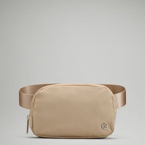 NWT LULULEMON EVERYWHERE BELT BAG